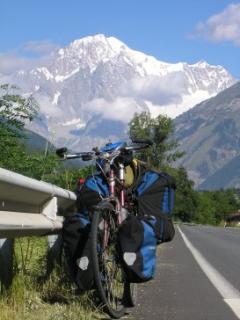 My bicycle is posing before the Mont Blanc