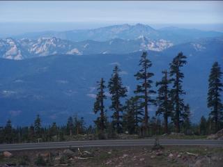 Everitt Memorial Highway to Mount Shasta