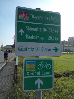 street sign Thayarunde